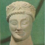 Голова юноши в венке из листьев. 510-500 годы до н.э. Известняк. Из Левконикона, область Фамагуста (Никозия, Кипрский музей)